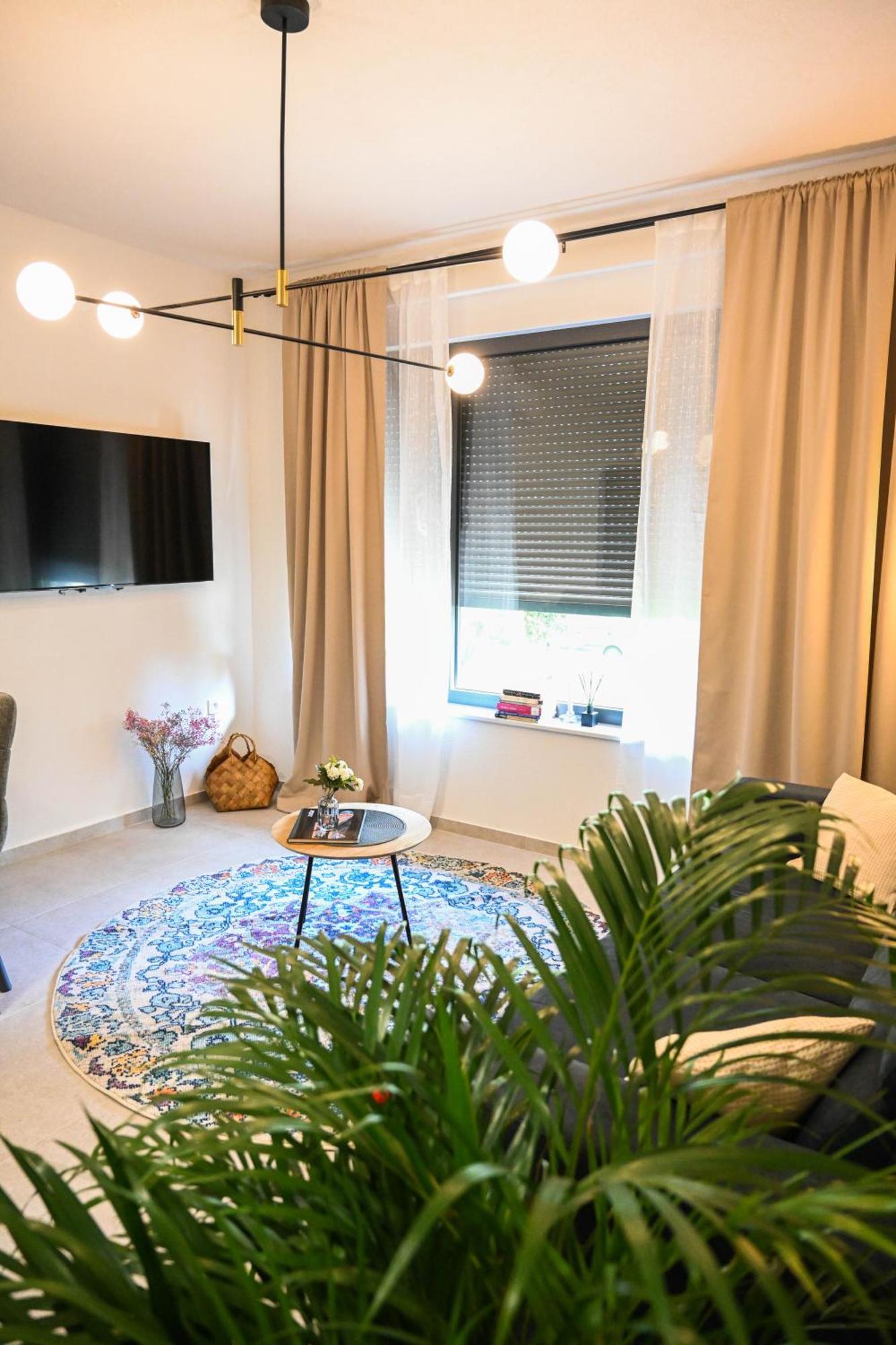 4-Star Design Apartments Bubamara زادار المظهر الخارجي الصورة